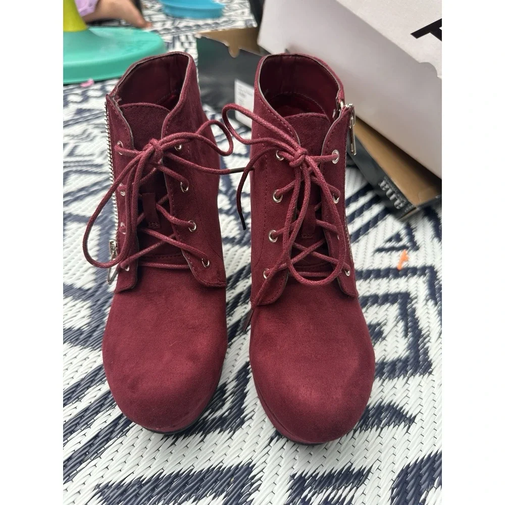 JustFab Ofelia Burgundy Faux Suede Wedge Ankle Booties Size 8